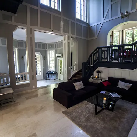 Le Chateau De En Gohelle Bed & Breakfast