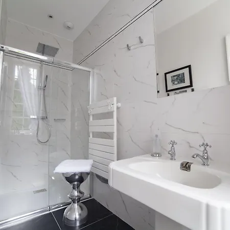 Le Chateau De En Gohelle Bed & Breakfast