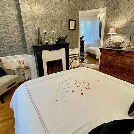 לינה וארוחת בוקר Le Chateau De En Gohelle 4*