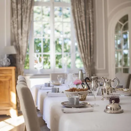 Le Chateau De En Gohelle Bed & Breakfast 3*