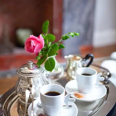 Le Chateau De En Gohelle Bed & Breakfast 4*