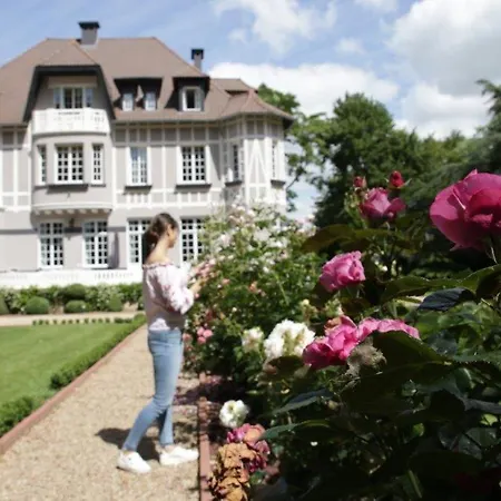 לינה וארוחת בוקר Le Chateau De En Gohelle 4*